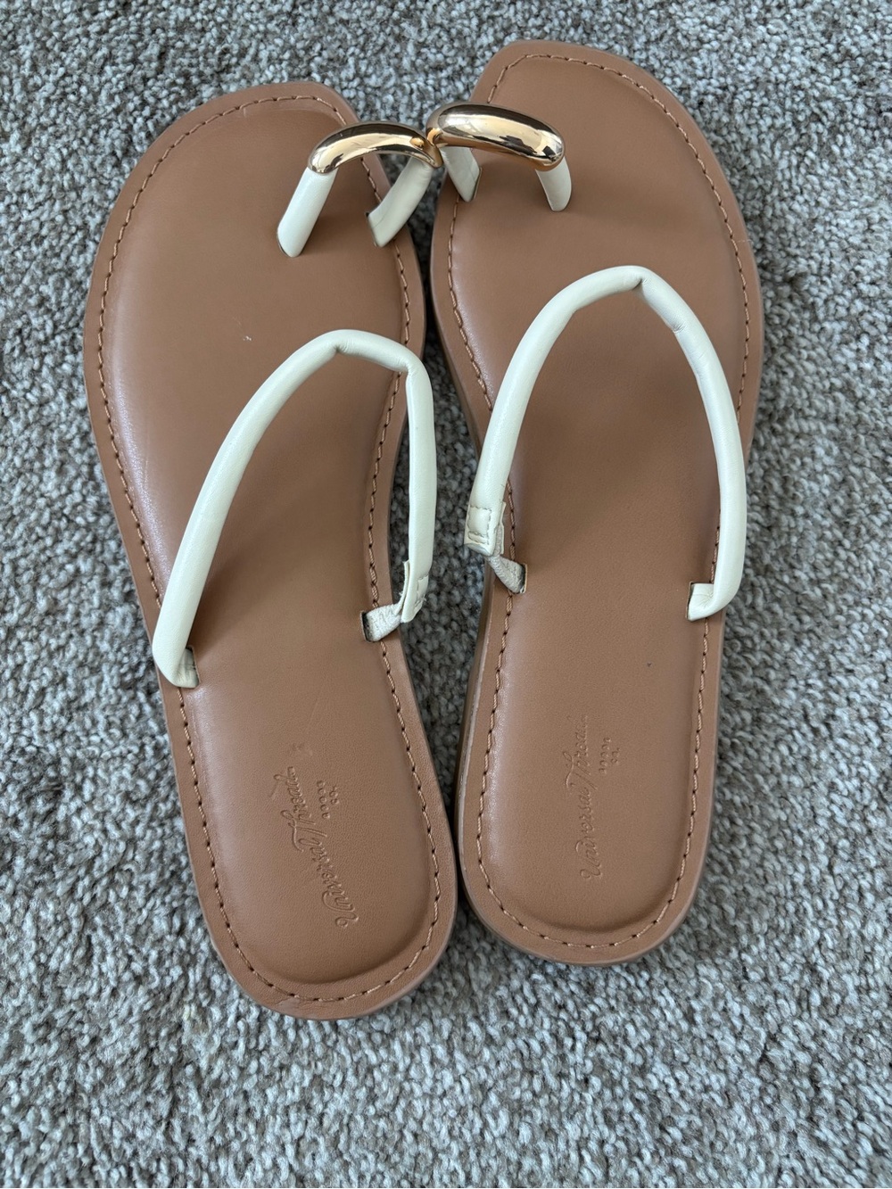 Universal Thread Tan Footbed Sandals with White Straps and Gold Ring